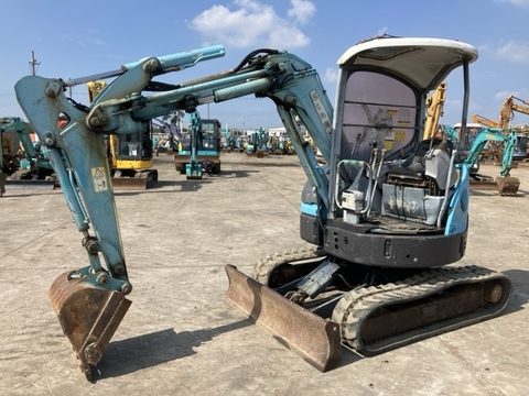 AX30UR-4